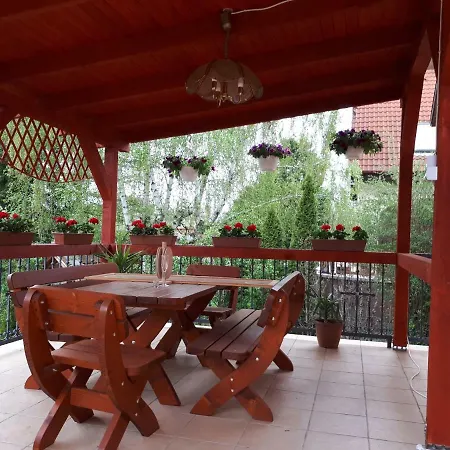 Apartment Ibolya Apartman *
